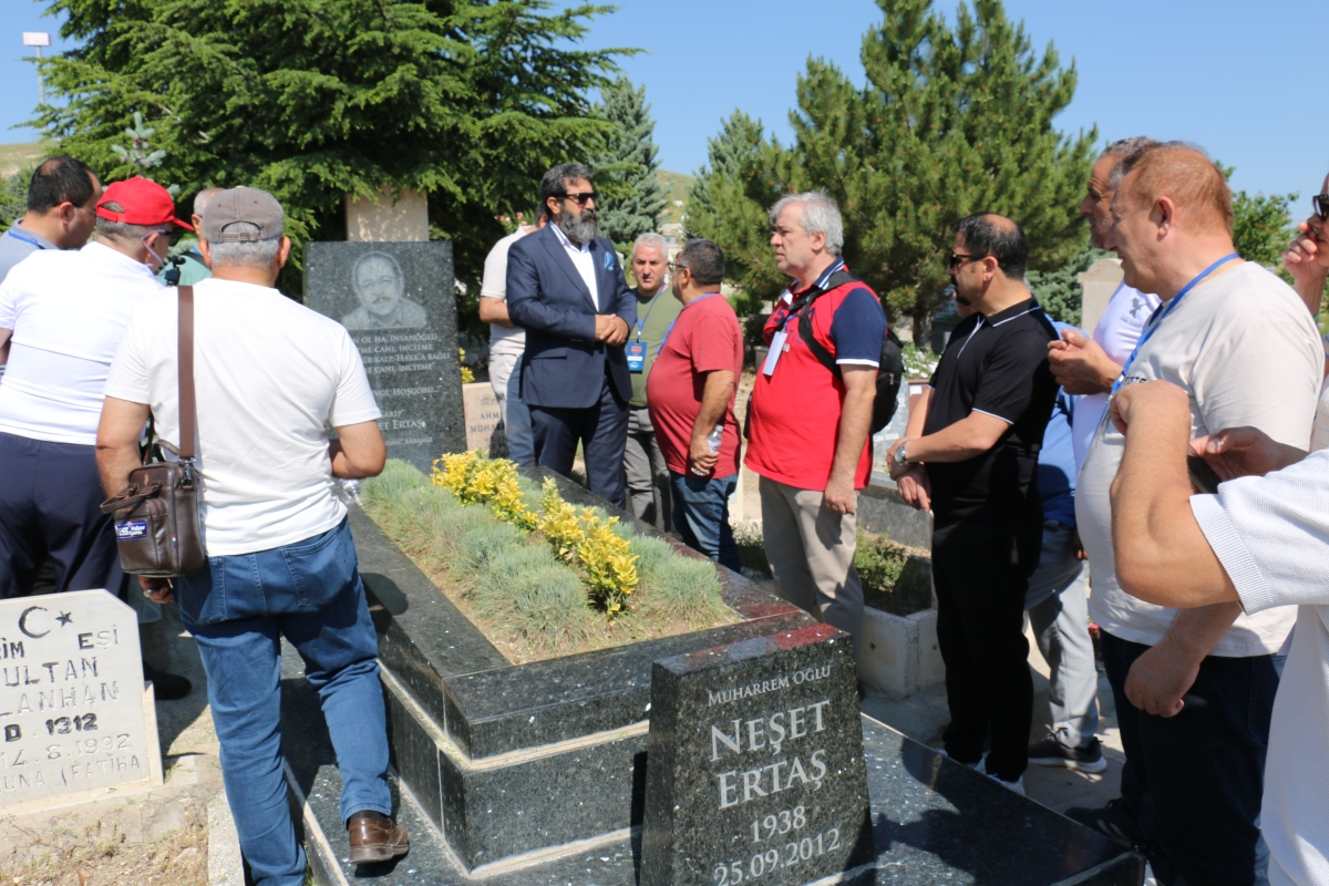 81 ilden ve ulusal medyadan gelen 160 gazeteci, Türk basınının ve dijital medyanın geleceğini tartışmak üzere Kırşehir’de buluştu.