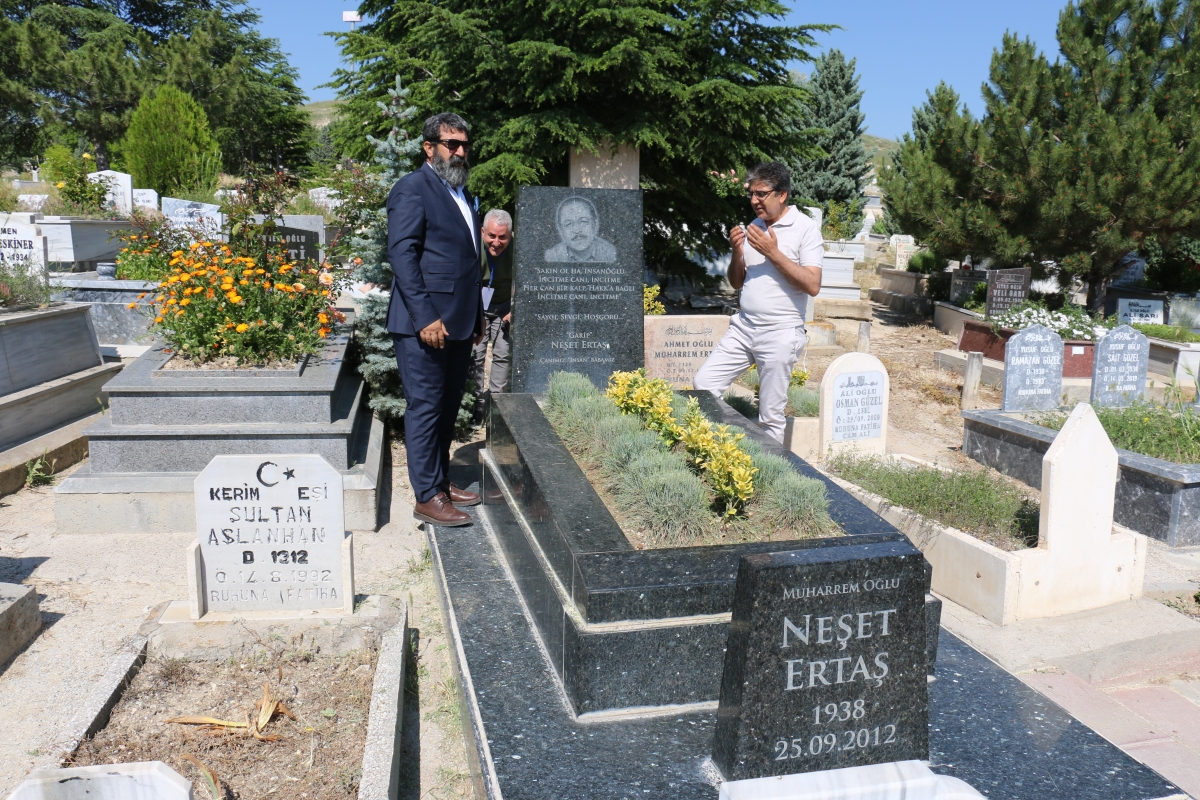 81 ilden ve ulusal medyadan gelen 160 gazeteci, Türk basınının ve dijital medyanın geleceğini tartışmak üzere Kırşehir’de buluştu.