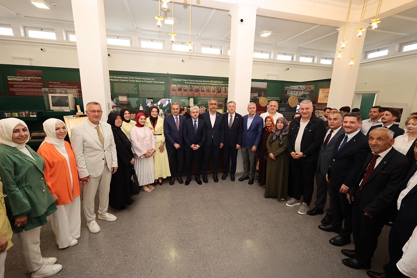 Adapazarı’nın düşman işgalinden kurtuluşunun 105. yıldönümü, düzenlenen etkinliklerle büyük bir gurur ve coşkuyla kutlandı. ( GÜNÜN ÖNE ÇIKAN FOTOĞRAF KARELERİ )