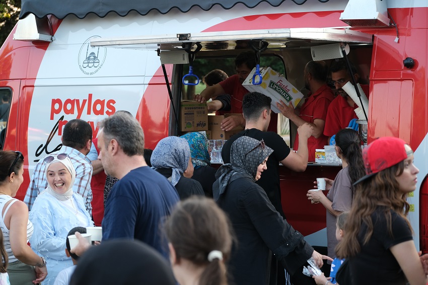 Adapazarı’nın düşman işgalinden kurtuluşunun 105. yıldönümü, düzenlenen etkinliklerle büyük bir gurur ve coşkuyla kutlandı. ( GÜNÜN ÖNE ÇIKAN FOTOĞRAF KARELERİ )