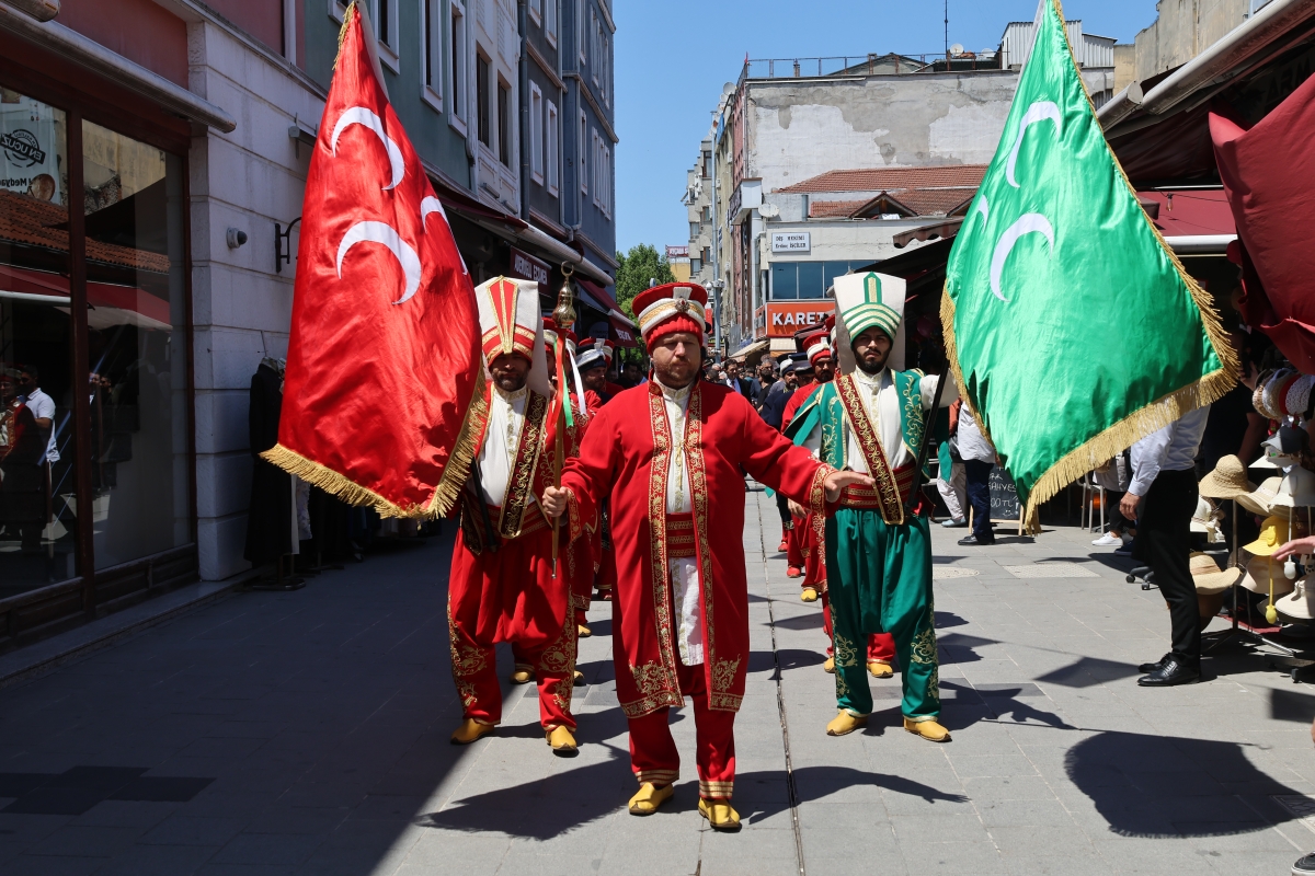 Adapazarı’nın düşman işgalinden kurtuluşunun 105. yıldönümü, düzenlenen etkinliklerle büyük bir gurur ve coşkuyla kutlandı. ( GÜNÜN ÖNE ÇIKAN FOTOĞRAF KARELERİ )