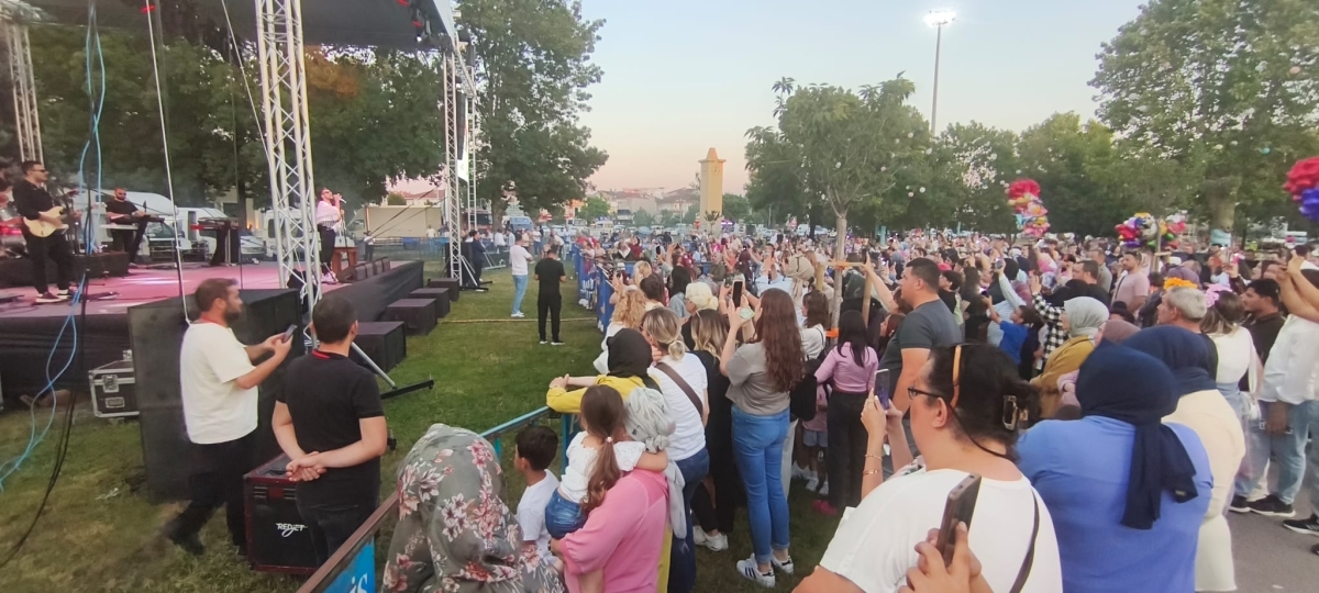 Adapazarı’nın düşman işgalinden kurtuluşunun 105. yıldönümü, düzenlenen etkinliklerle büyük bir gurur ve coşkuyla kutlandı. ( GÜNÜN ÖNE ÇIKAN FOTOĞRAF KARELERİ )