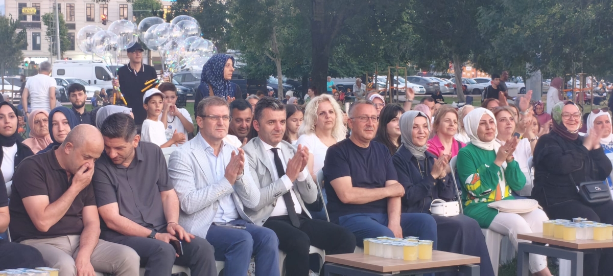 Adapazarı’nın düşman işgalinden kurtuluşunun 105. yıldönümü, düzenlenen etkinliklerle büyük bir gurur ve coşkuyla kutlandı. ( GÜNÜN ÖNE ÇIKAN FOTOĞRAF KARELERİ )