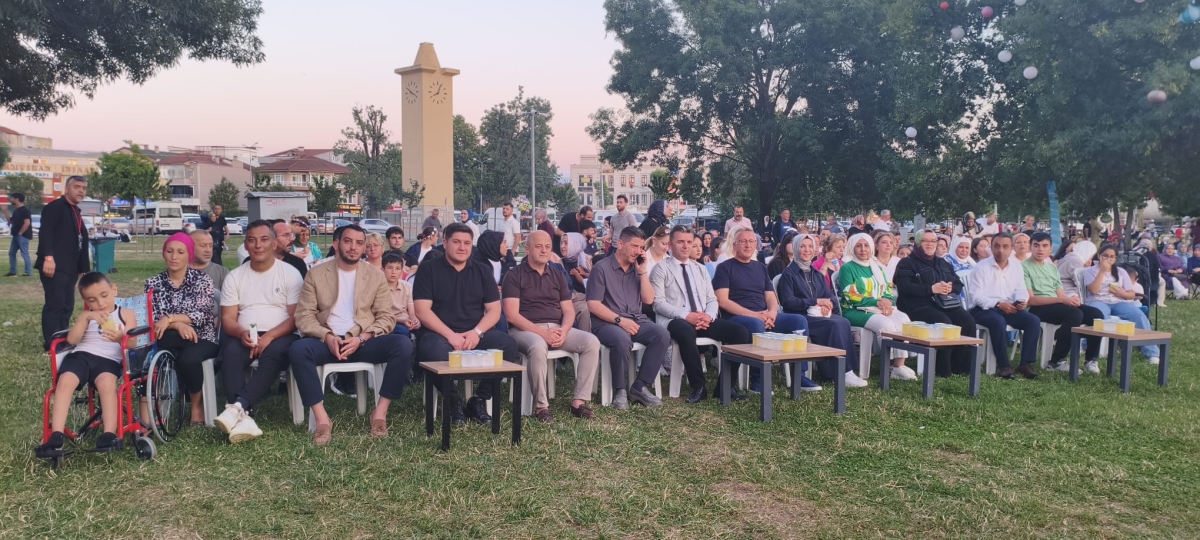 Adapazarı’nın düşman işgalinden kurtuluşunun 105. yıldönümü, düzenlenen etkinliklerle büyük bir gurur ve coşkuyla kutlandı. ( GÜNÜN ÖNE ÇIKAN FOTOĞRAF KARELERİ )