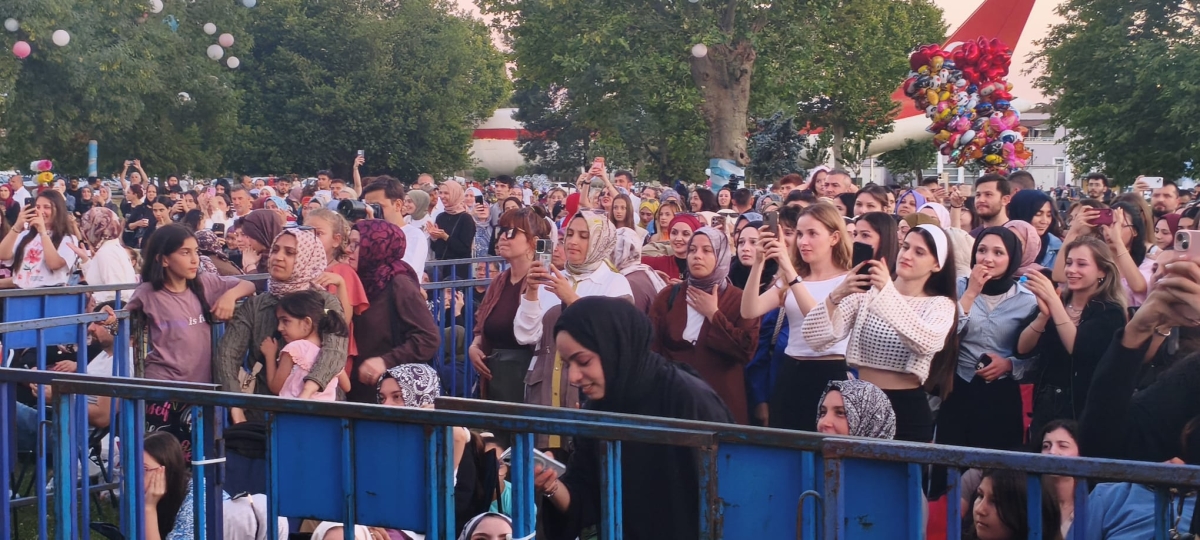 Adapazarı’nın düşman işgalinden kurtuluşunun 105. yıldönümü, düzenlenen etkinliklerle büyük bir gurur ve coşkuyla kutlandı. ( GÜNÜN ÖNE ÇIKAN FOTOĞRAF KARELERİ )