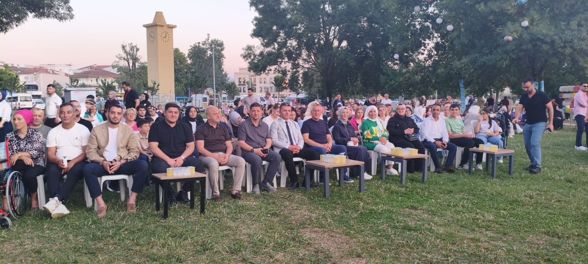 Adapazarı’nın düşman işgalinden kurtuluşunun 105. yıldönümü, düzenlenen etkinliklerle büyük bir gurur ve coşkuyla kutlandı. ( GÜNÜN ÖNE ÇIKAN FOTOĞRAF KARELERİ )
