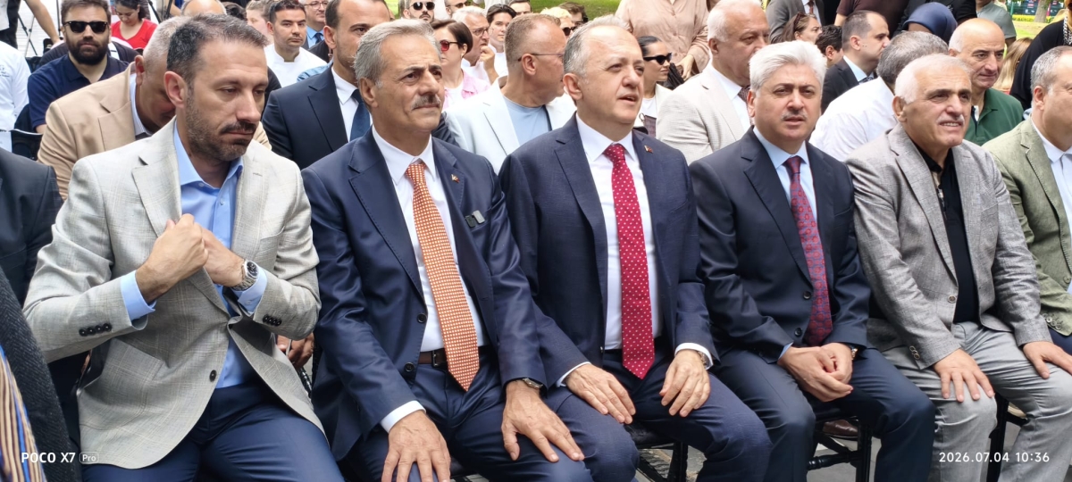 Türkiye Kültür Yolu Festivali, dokuzuncu durağı olan Sakarya’da büyük bir coşkuyla başladı. 4-12 Temmuz tarihleri arasında şehri kültür, sanat ve gastronomi rotasına dönüştüren festival, 186 farklı etkinlikle Sakarya