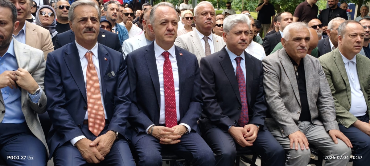 Türkiye Kültür Yolu Festivali, dokuzuncu durağı olan Sakarya’da büyük bir coşkuyla başladı. 4-12 Temmuz tarihleri arasında şehri kültür, sanat ve gastronomi rotasına dönüştüren festival, 186 farklı etkinlikle Sakarya