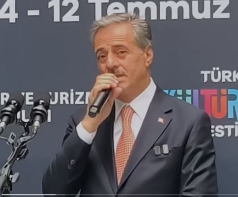 Türkiye Kültür Yolu Festivali, dokuzuncu durağı olan Sakarya’da büyük bir coşkuyla başladı. 4-12 Temmuz tarihleri arasında şehri kültür, sanat ve gastronomi rotasına dönüştüren festival, 186 farklı etkinlikle Sakarya