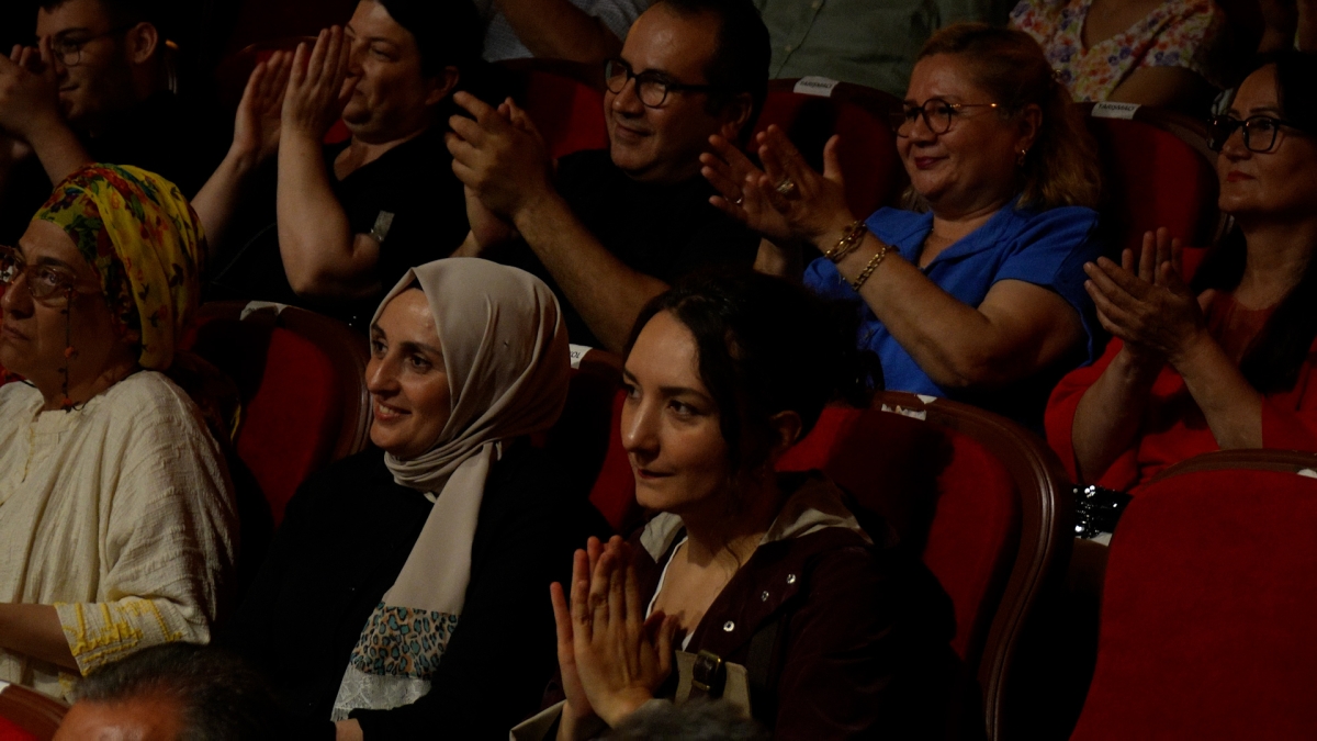 ürkiye Kültür Yolu Festivali’ne ilk kez ev sahipliği yapan Sakarya, kültür ve sanatla buluştu. FotoMaraton’dan geleneksel el sanatlarına, çocuk etkinliklerinden konserlere kadar uzanan zengin program, sanatseverlerden tam not