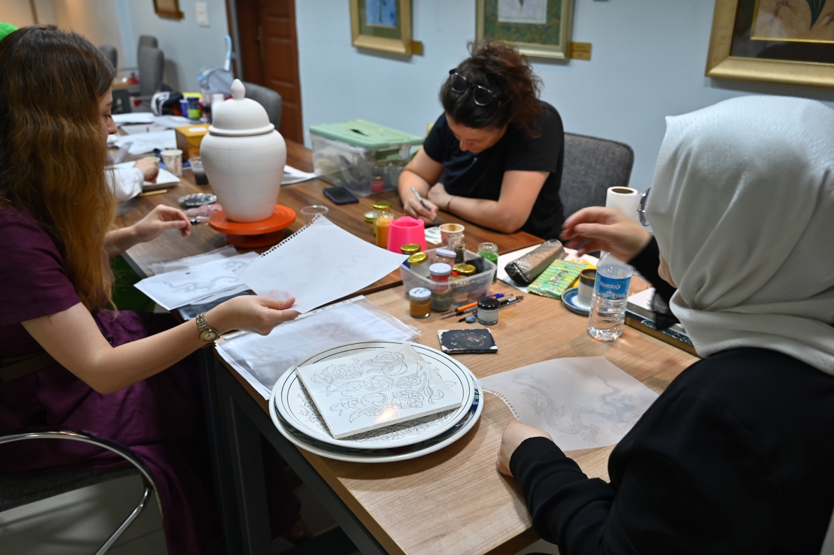 ürkiye Kültür Yolu Festivali’ne ilk kez ev sahipliği yapan Sakarya, kültür ve sanatla buluştu. FotoMaraton’dan geleneksel el sanatlarına, çocuk etkinliklerinden konserlere kadar uzanan zengin program, sanatseverlerden tam not