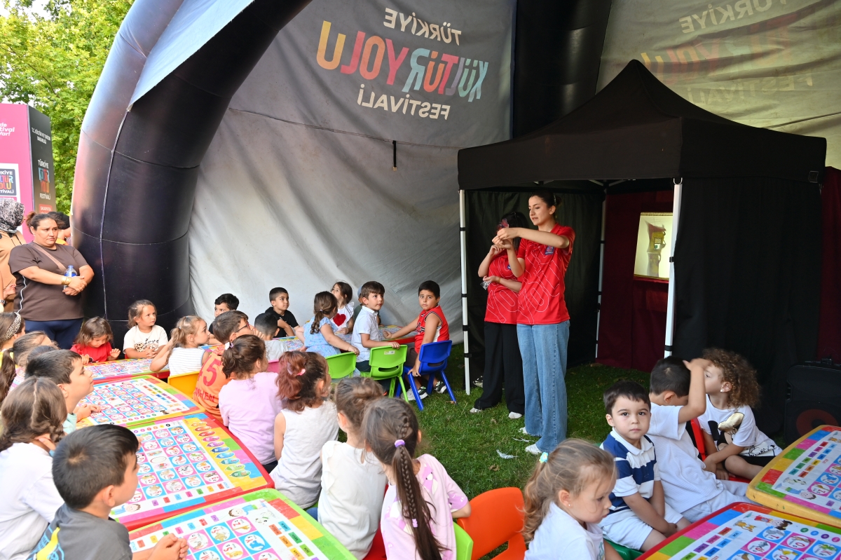 Sakarya Kültür Yolu Festivali’nde Sanat Rüzgârı: İkinci Gün Dolu Dolu Geçti (İŞTE GÜNÜN ÖNE ÇIKAN FOTOĞRAF KARELERİ )
