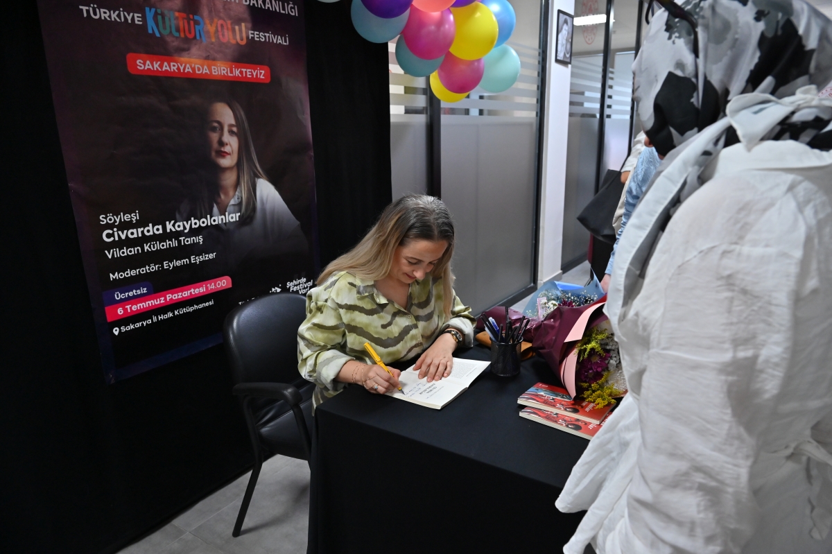 Sakarya Kültür Yolu Festivali, geleneksel el sanatlarından edebiyat buluşmalarına, klasik müzik konserlerinden fotoğraf sergilerine kadar uzanan zengin programıyla sanatseverlere unutulmaz anlar yaşatıyor. (GÜNÜN FOTOĞRAF KAR