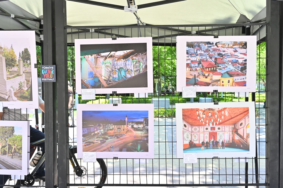 Sakarya Kültür Yolu Festivali, geleneksel el sanatlarından edebiyat buluşmalarına, klasik müzik konserlerinden fotoğraf sergilerine kadar uzanan zengin programıyla sanatseverlere unutulmaz anlar yaşatıyor. (GÜNÜN FOTOĞRAF KAR