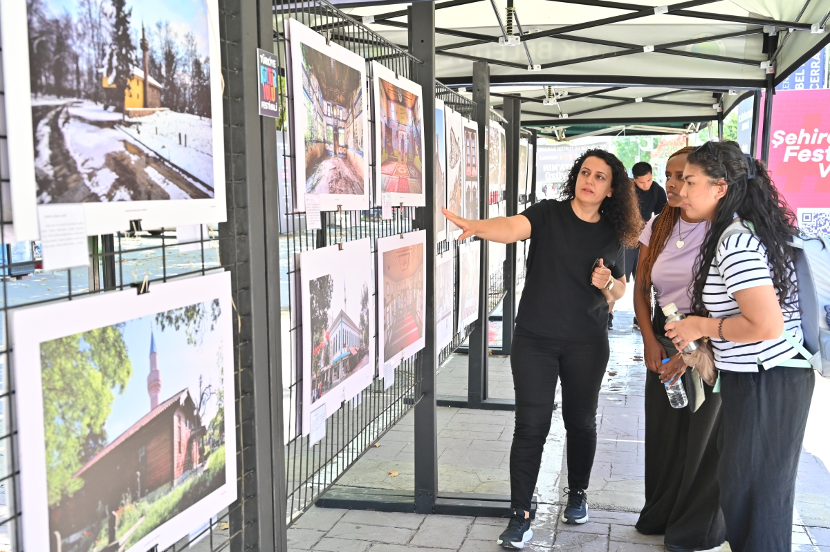 Sakarya Kültür Yolu Festivali, geleneksel el sanatlarından edebiyat buluşmalarına, klasik müzik konserlerinden fotoğraf sergilerine kadar uzanan zengin programıyla sanatseverlere unutulmaz anlar yaşatıyor. (GÜNÜN FOTOĞRAF KAR