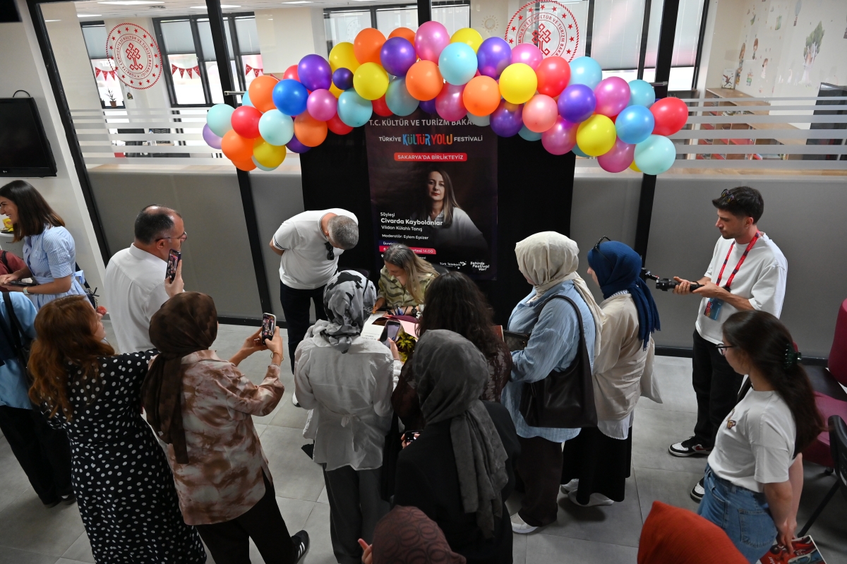 Sakarya Kültür Yolu Festivali, geleneksel el sanatlarından edebiyat buluşmalarına, klasik müzik konserlerinden fotoğraf sergilerine kadar uzanan zengin programıyla sanatseverlere unutulmaz anlar yaşatıyor. (GÜNÜN FOTOĞRAF KAR