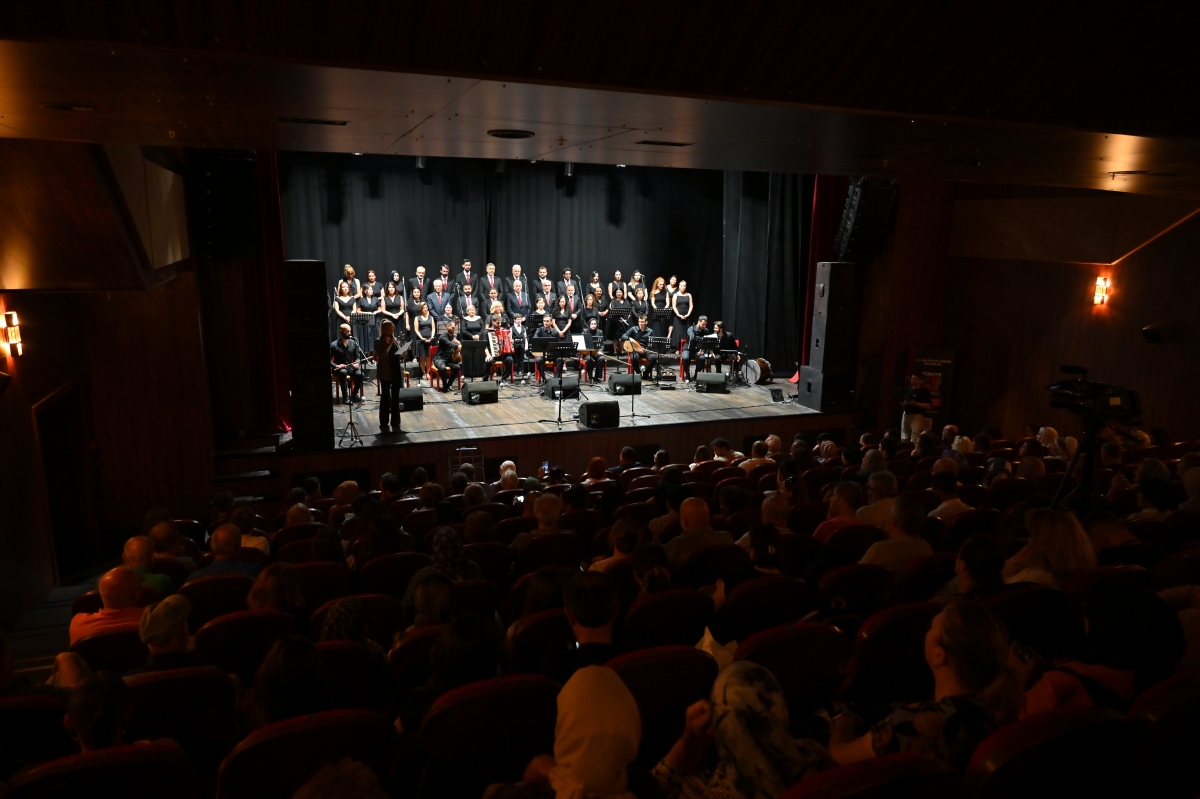 Sakarya, Türkiye Kültür Yolu Festivali kapsamında düzenlenen birbirinden renkli etkinliklerle sanatın kalbi olmaya devam ediyor. (GÜNÜN ÖNE ÇIKAN FOTOĞRAF KARELERİ )