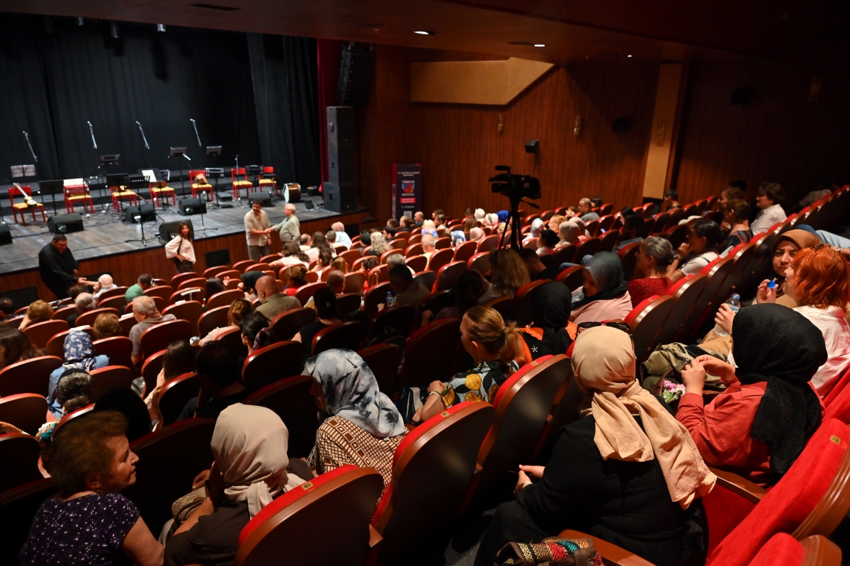 Sakarya, Türkiye Kültür Yolu Festivali kapsamında düzenlenen birbirinden renkli etkinliklerle sanatın kalbi olmaya devam ediyor. (GÜNÜN ÖNE ÇIKAN FOTOĞRAF KARELERİ )