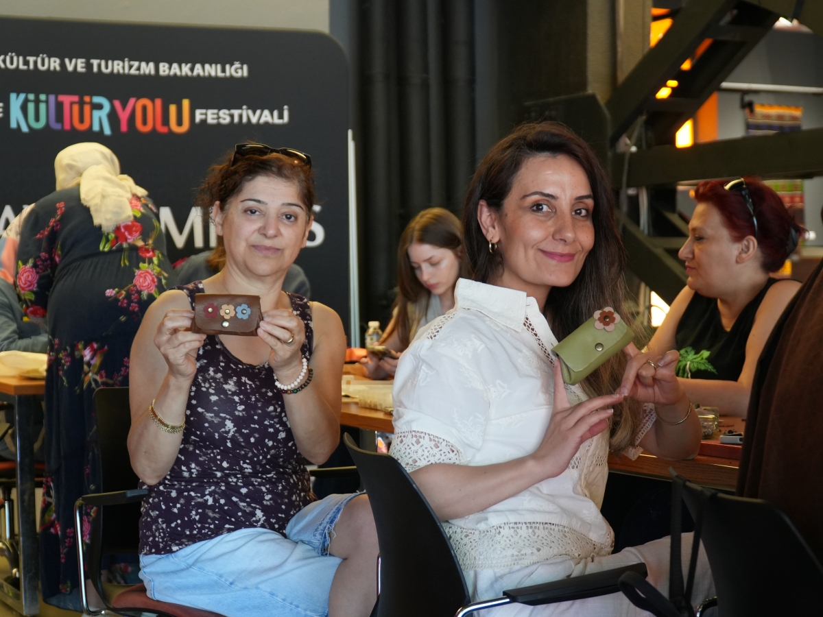 Sakarya, Türkiye Kültür Yolu Festivali kapsamında düzenlenen birbirinden renkli etkinliklerle sanatın kalbi olmaya devam ediyor. (GÜNÜN ÖNE ÇIKAN FOTOĞRAF KARELERİ )