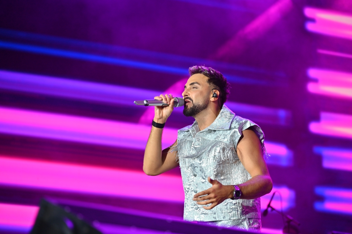 Sakarya Kültür Yolu Festivali kapsamında sahne alan ünlü rap sanatçısı Sefo, Millet Bahçesi’ni tıklım tıklım dolduran binlerce hayranına müzik dolu bir gece yaşattı. (İŞTE GECEYE DAMGA VURAN FOTOĞRAF KARELERİ )