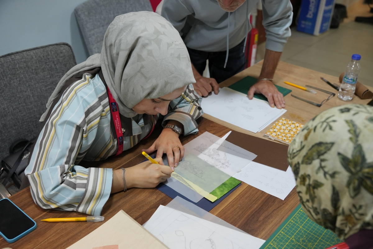 Sakarya, kültür ve sanatın birleştirici gücüne ev sahipliği yapmaya devam ediyor. Türkiye Kültür Yolu Festivali kapsamında düzenlenen etkinlikler, altıncı gününde de şehri renkli bir atmosfere büründürdü.