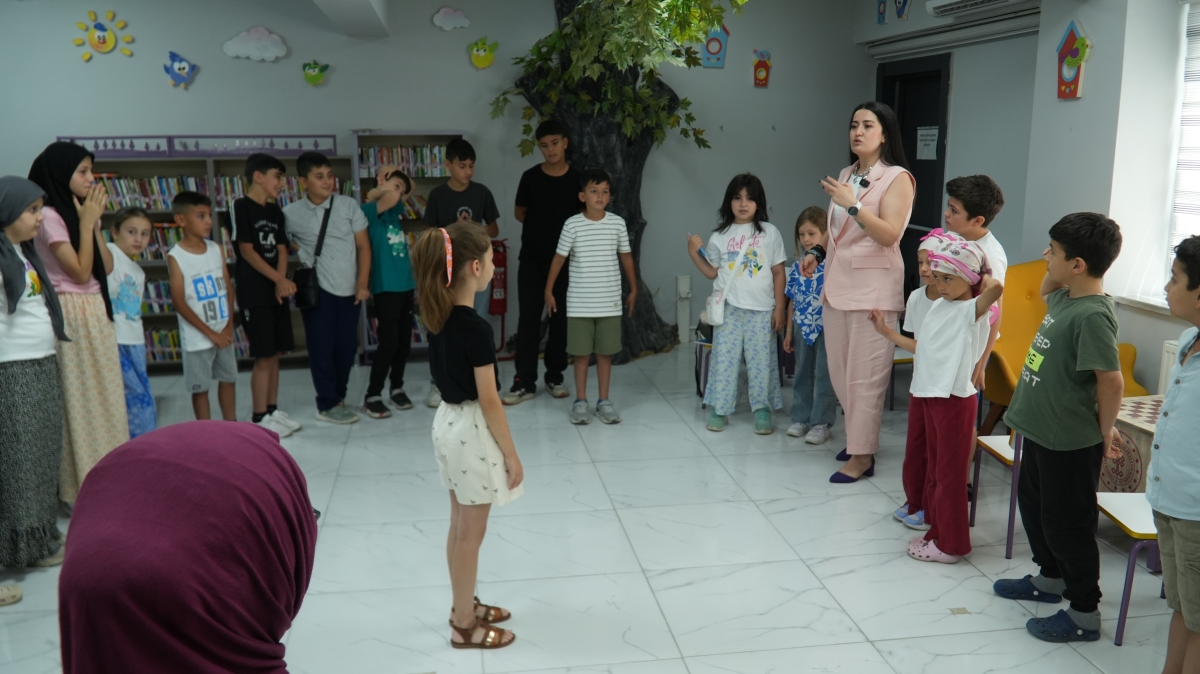 Sakarya, kültür ve sanatın birleştirici gücüne ev sahipliği yapmaya devam ediyor. Türkiye Kültür Yolu Festivali kapsamında düzenlenen etkinlikler, altıncı gününde de şehri renkli bir atmosfere büründürdü.