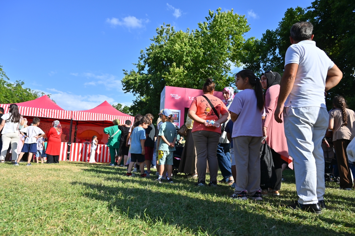 Sakarya Kültür Yolu Festivali’nde Sanat Rüzgârı: Yedinci Güne Geleneksel İzler Damga Vurdu