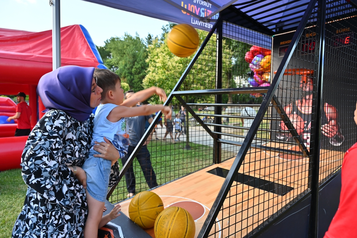 Sakarya Kültür Yolu Festivali’nde Sanat Rüzgârı: Yedinci Güne Geleneksel İzler Damga Vurdu