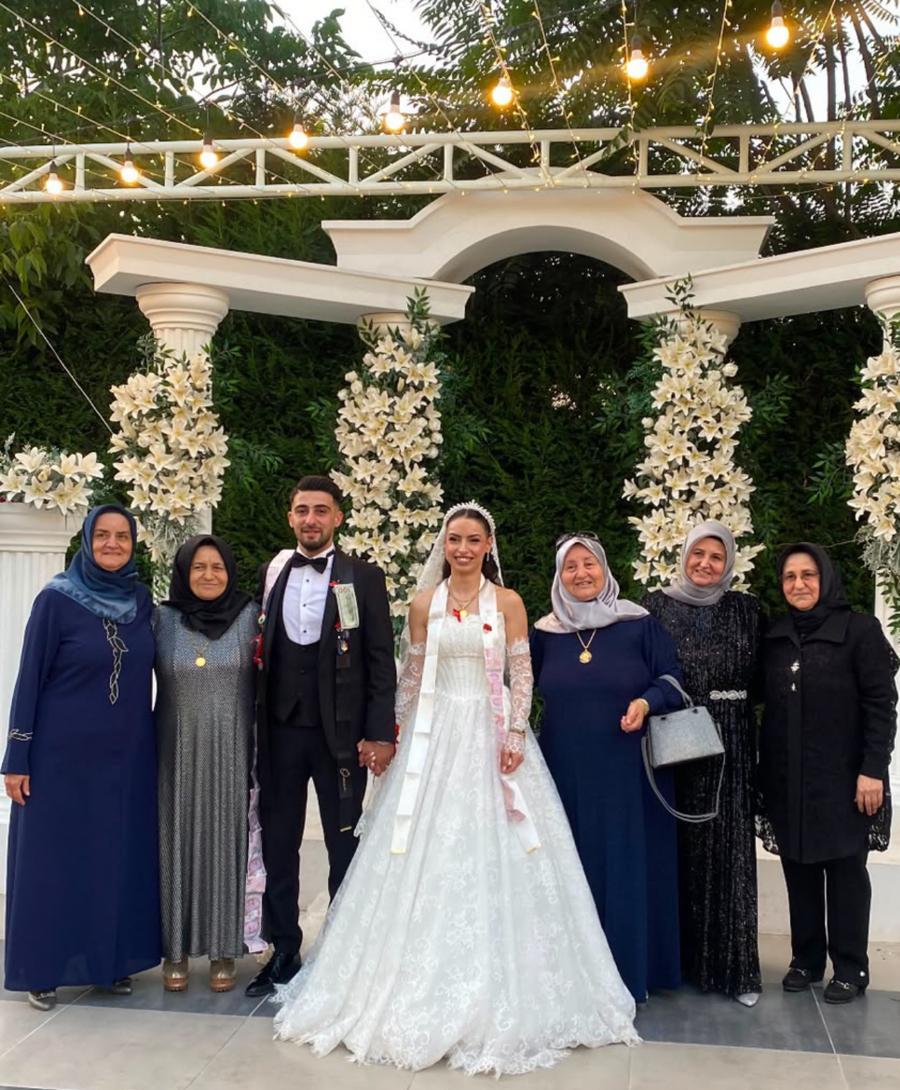 Günay ve Kafalı Ailelerinin Mutlu Günü: Ömer Faruk ile Nursena Dünyaevine Girdi! GÜNÜN ÖNE ÇIKAN FOTOĞRAF KARELERİ