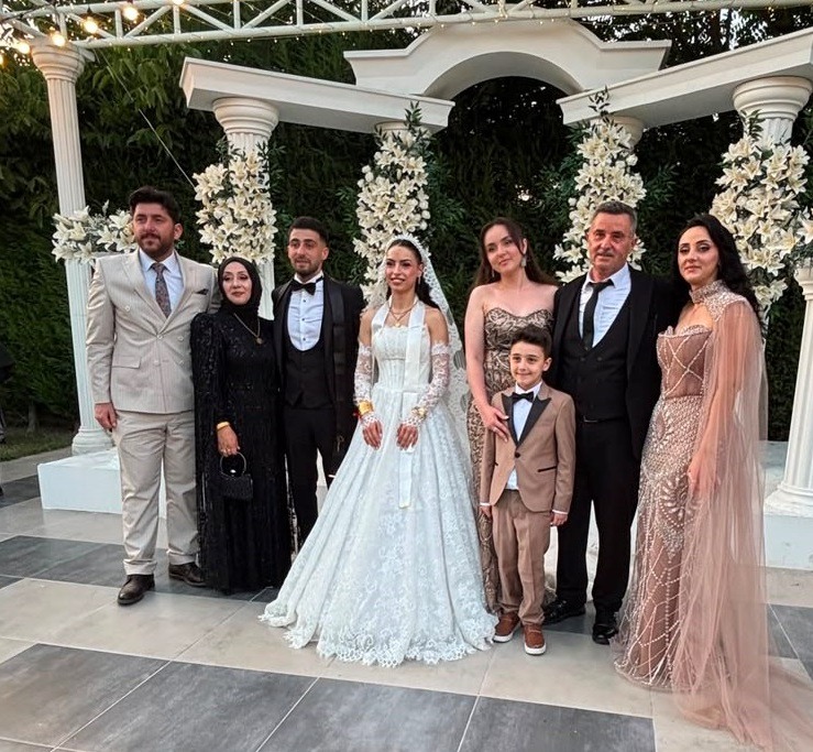 Günay ve Kafalı Ailelerinin Mutlu Günü: Ömer Faruk ile Nursena Dünyaevine Girdi! GÜNÜN ÖNE ÇIKAN FOTOĞRAF KARELERİ