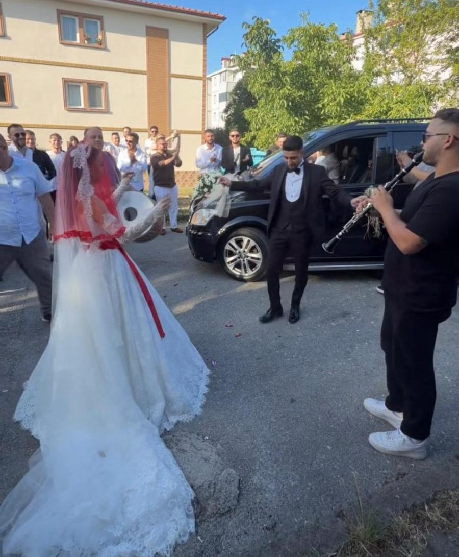 Günay ve Kafalı Ailelerinin Mutlu Günü: Ömer Faruk ile Nursena Dünyaevine Girdi! GÜNÜN ÖNE ÇIKAN FOTOĞRAF KARELERİ