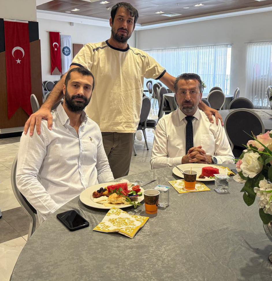 Yakamoz Derneği’nden Muhteşem Geleneksel Buluşma: Gönülleri Isıtan Zirve! GÜNÜN ÖNE ÇIKAN FOTOĞRAF KARELERİ