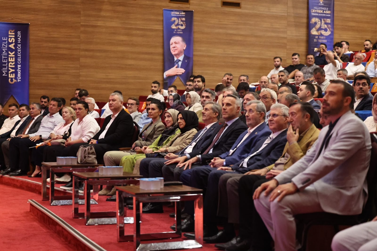 AK Parti Sakarya’da 25. Yılını Kutladı - AK Parti Sakarya’da Çeyrek Asırlık Buluşması - AK Parti Çeyrek Asırlık Yolculukta Bir Araya Geldi AK Parti’nin kuruluşunun 25. yıl dönümü dolayısıyla AK Parti Sakarya İl Başkanlığı