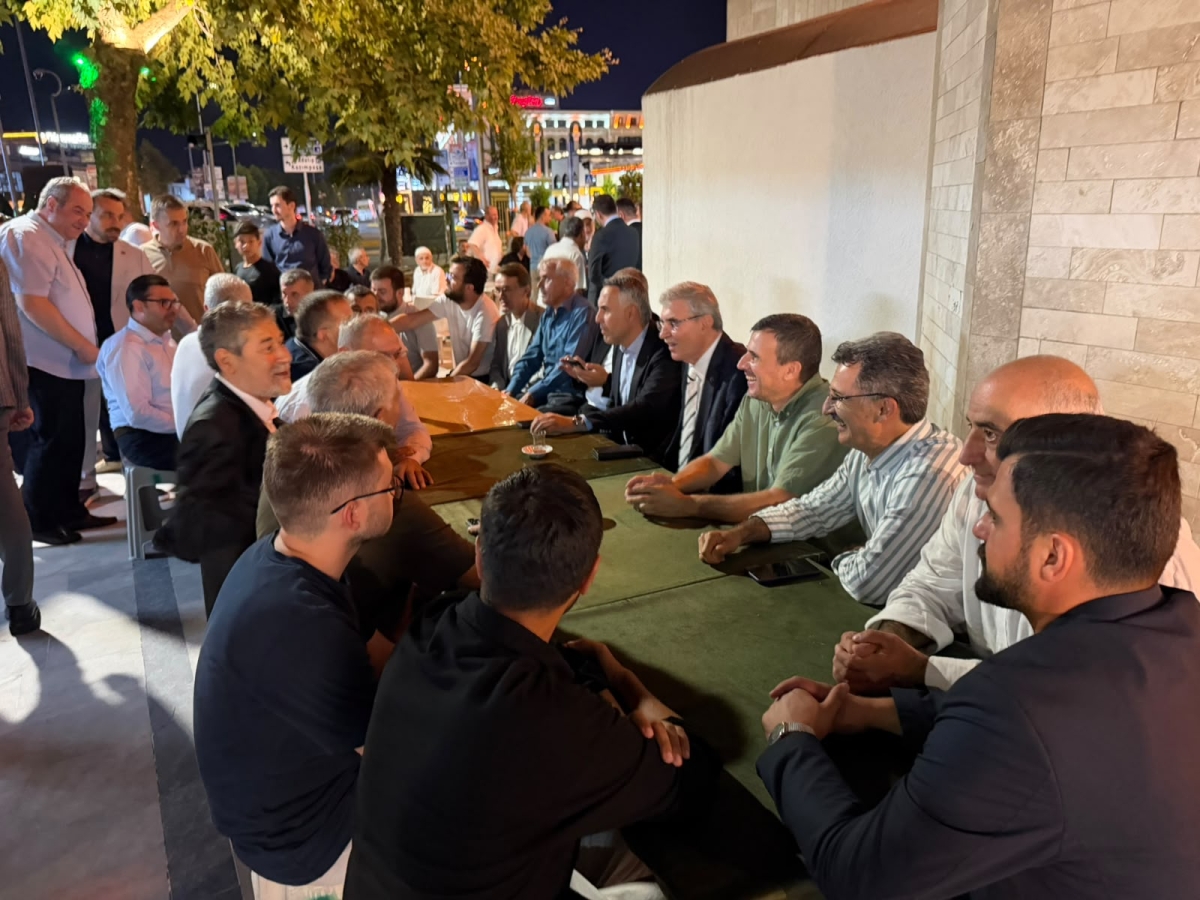 AK Parti Sakarya’da 25. Yılını Kutladı - AK Parti Sakarya’da Çeyrek Asırlık Buluşması - AK Parti Çeyrek Asırlık Yolculukta Bir Araya Geldi AK Parti’nin kuruluşunun 25. yıl dönümü dolayısıyla AK Parti Sakarya İl Başkanlığı