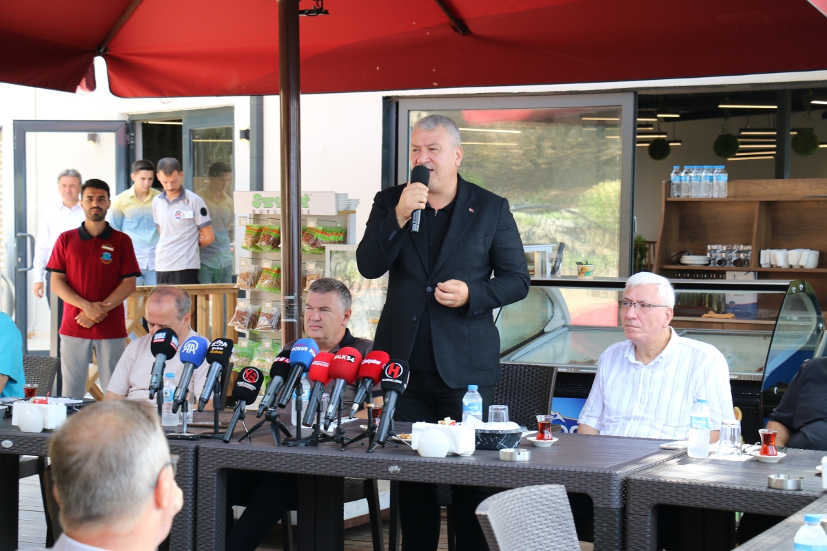 BAŞARIDAN BAŞARIYA KOŞAN VİZYONER BAŞKAN OSMAN ÇELİK'TEN SERDİVAN'A HİZMET FIRTINASI!