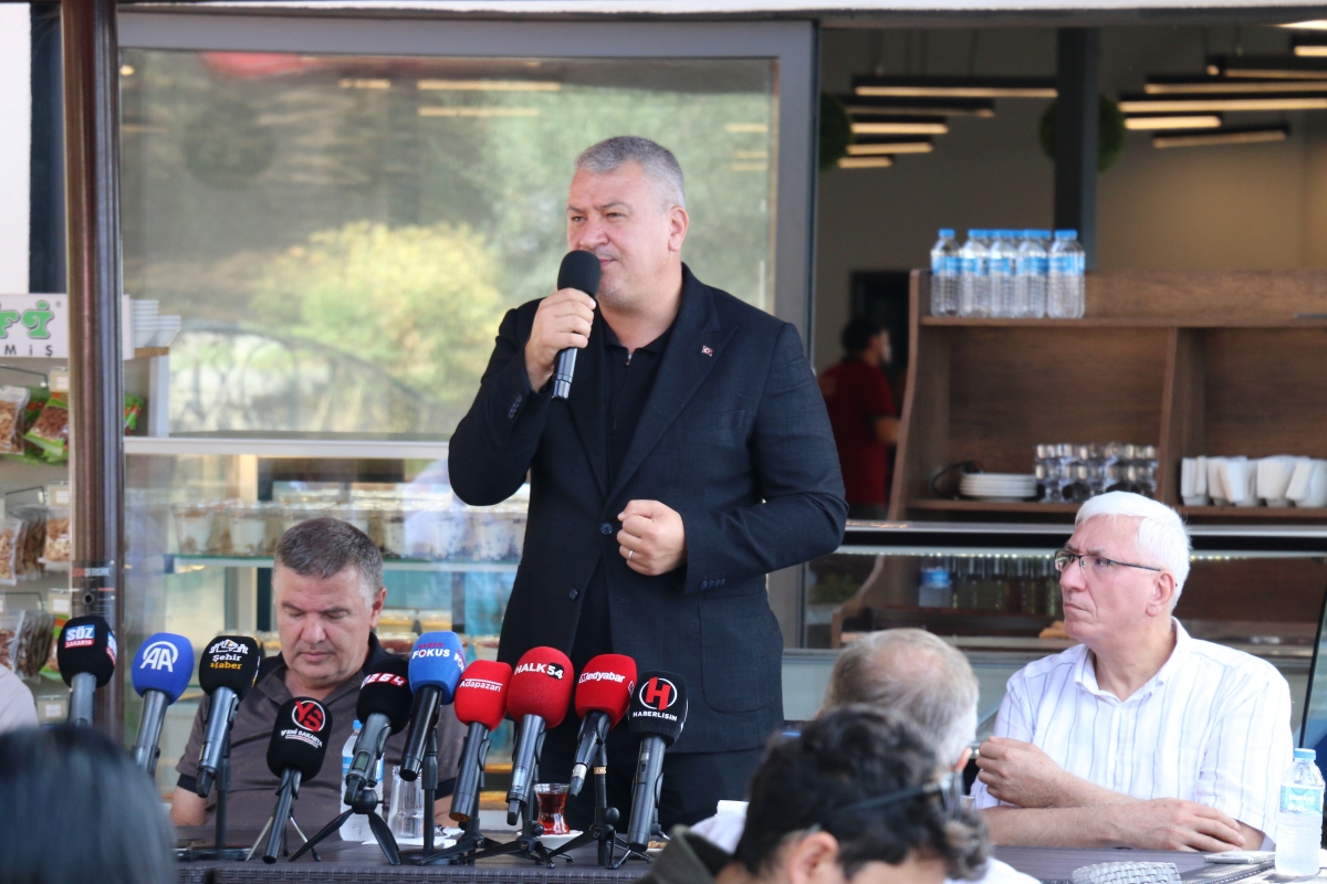 BAŞARIDAN BAŞARIYA KOŞAN VİZYONER BAŞKAN OSMAN ÇELİK'TEN SERDİVAN'A HİZMET FIRTINASI!