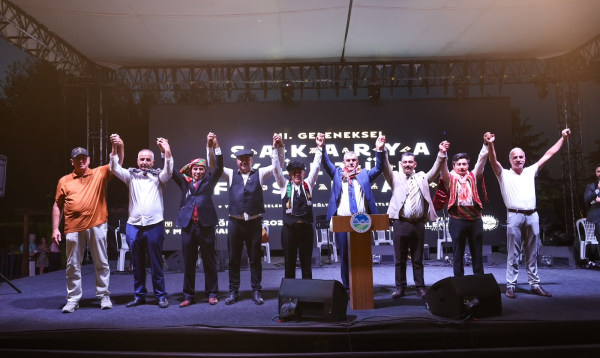Sakarya’nın kültürel zenginliğini yaşatmak ve gelecek nesillere aktarmak amacıyla Sakarya Büyükşehir Belediyesi tarafından geleneksel hale getirilen Sakarya Kültür Festivali, Millet Bahçesi’nde 3’üncü kez kapılarını açtı.