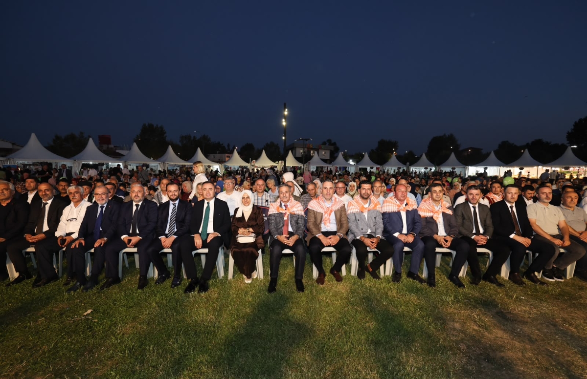 Sakarya’nın kültürel zenginliğini yaşatmak ve gelecek nesillere aktarmak amacıyla Sakarya Büyükşehir Belediyesi tarafından geleneksel hale getirilen Sakarya Kültür Festivali, Millet Bahçesi’nde 3’üncü kez kapılarını açtı.