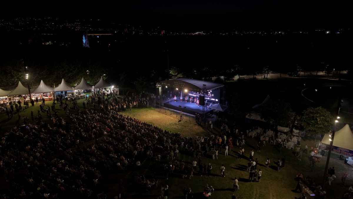 Sakarya’nın kültürel zenginliğini yaşatmak ve gelecek nesillere aktarmak amacıyla Sakarya Büyükşehir Belediyesi tarafından geleneksel hale getirilen Sakarya Kültür Festivali, Millet Bahçesi’nde 3’üncü kez kapılarını açtı.