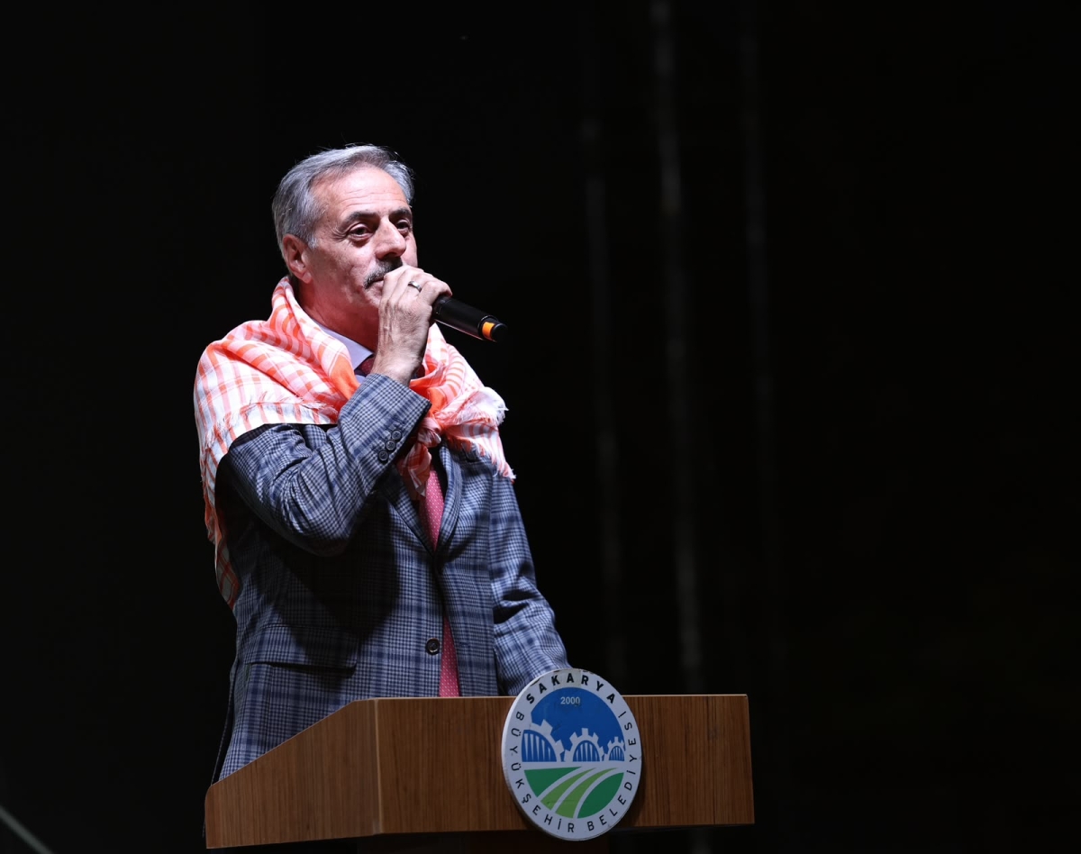 Sakarya’nın kültürel zenginliğini yaşatmak ve gelecek nesillere aktarmak amacıyla Sakarya Büyükşehir Belediyesi tarafından geleneksel hale getirilen Sakarya Kültür Festivali, Millet Bahçesi’nde 3’üncü kez kapılarını açtı.