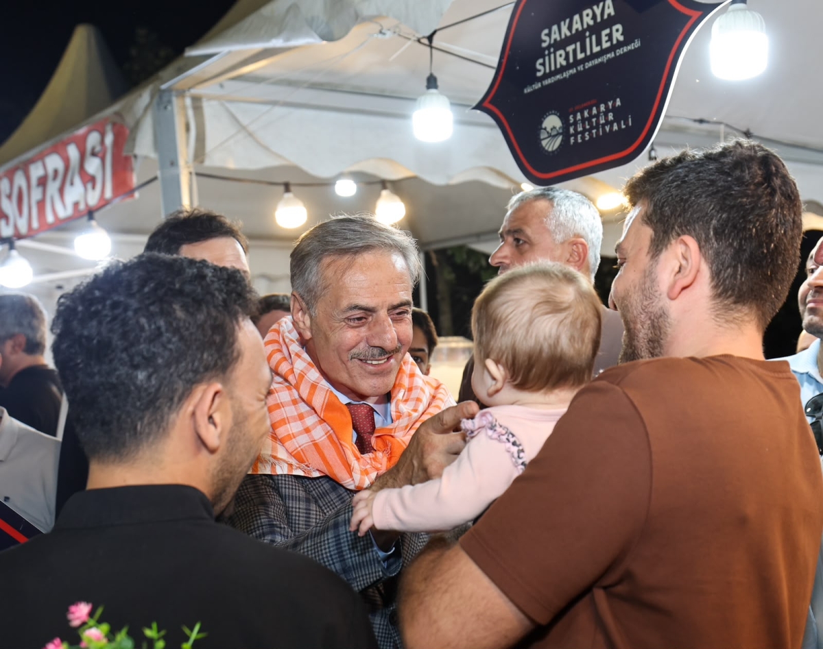Sakarya’nın kültürel zenginliğini yaşatmak ve gelecek nesillere aktarmak amacıyla Sakarya Büyükşehir Belediyesi tarafından geleneksel hale getirilen Sakarya Kültür Festivali, Millet Bahçesi’nde 3’üncü kez kapılarını açtı.