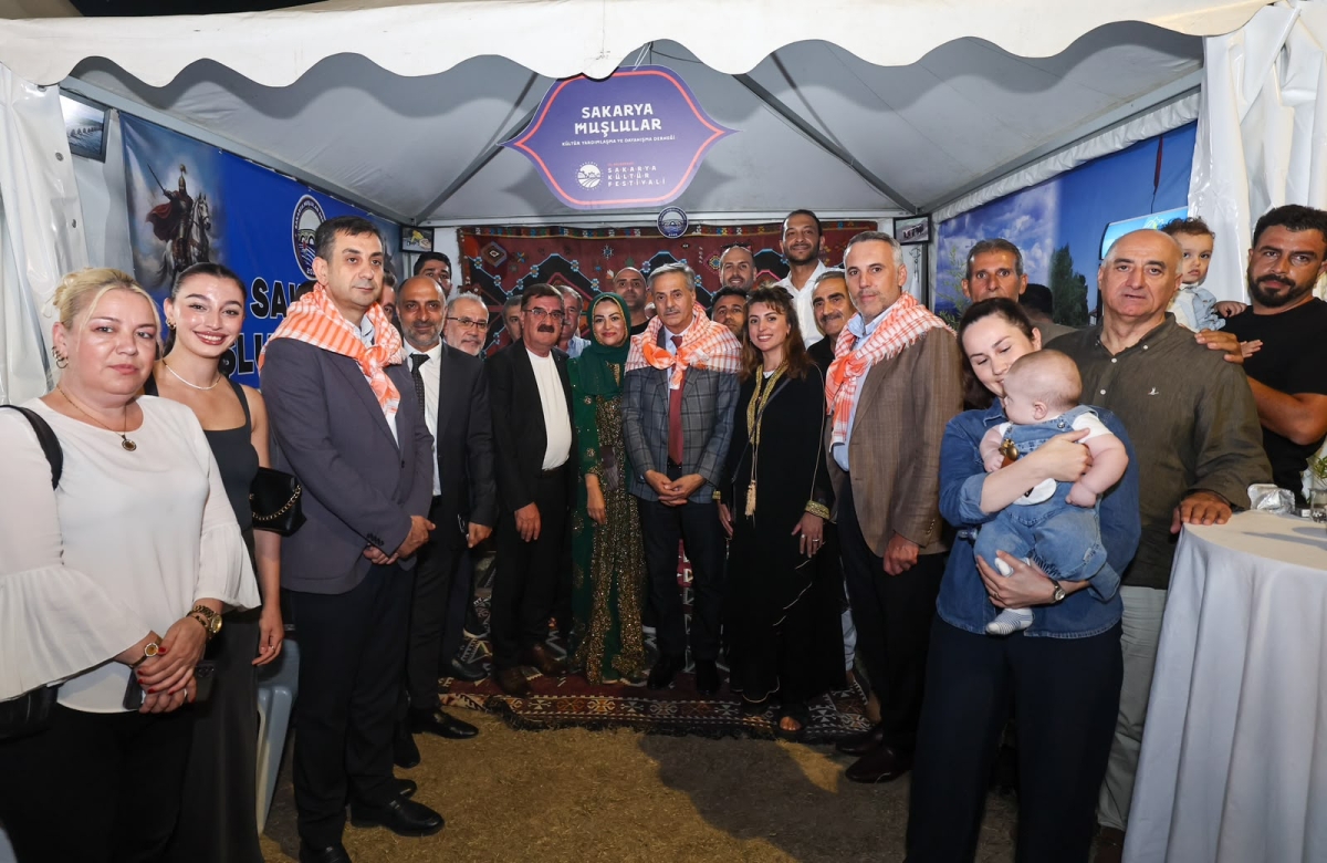 Sakarya’nın kültürel zenginliğini yaşatmak ve gelecek nesillere aktarmak amacıyla Sakarya Büyükşehir Belediyesi tarafından geleneksel hale getirilen Sakarya Kültür Festivali, Millet Bahçesi’nde 3’üncü kez kapılarını açtı.