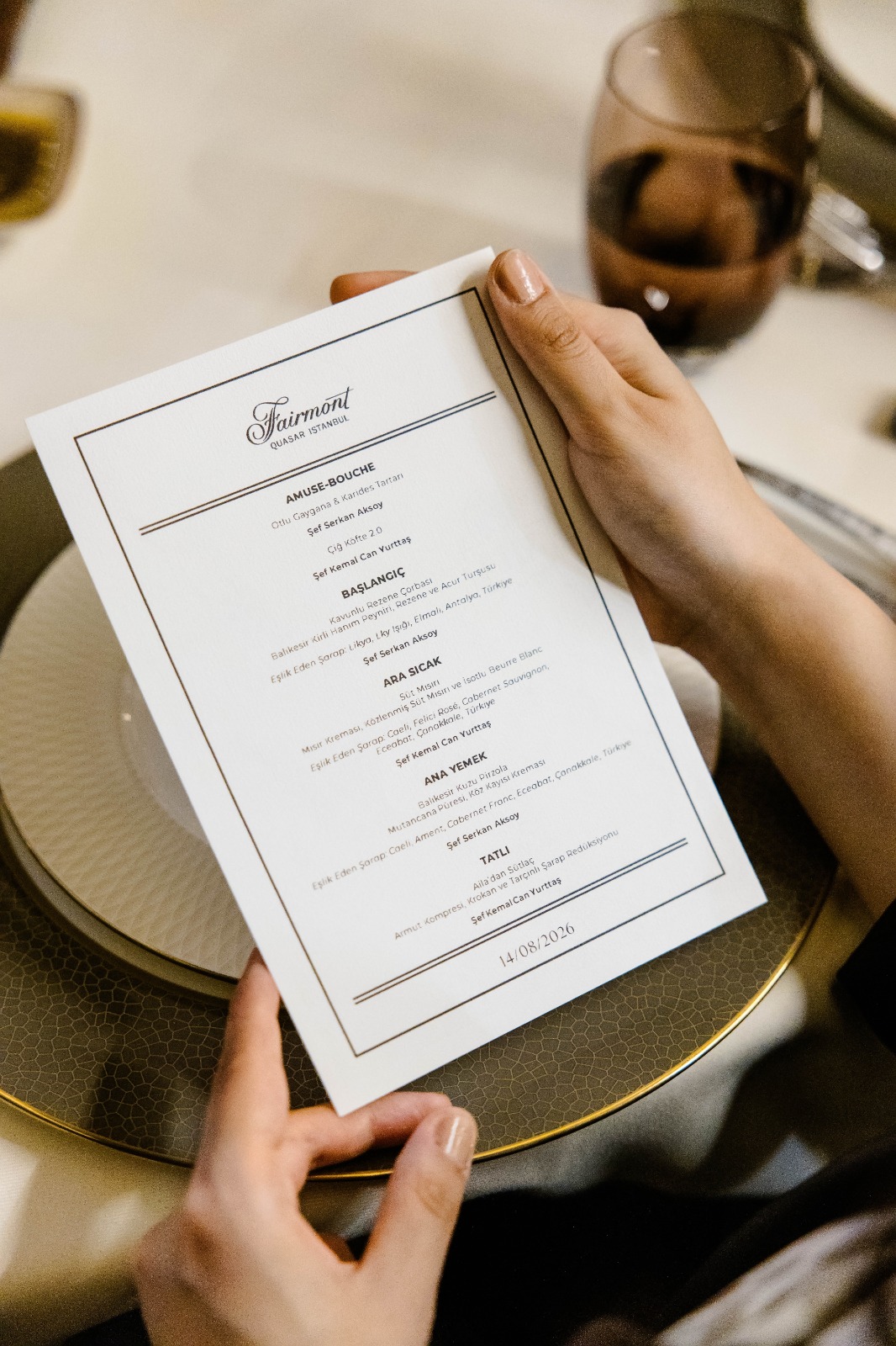 Fairmont Quasar Istanbul’un Michelin Rehberi tarafından önerilen restoranı Aila, gastronomide rüştünü ispatlamış iki usta ismi aynı mutfakta buluşturdu. Aila Şefi Kemal Can Yurttaş ve 1 Michelin yıldızlı Nicole Restaurant