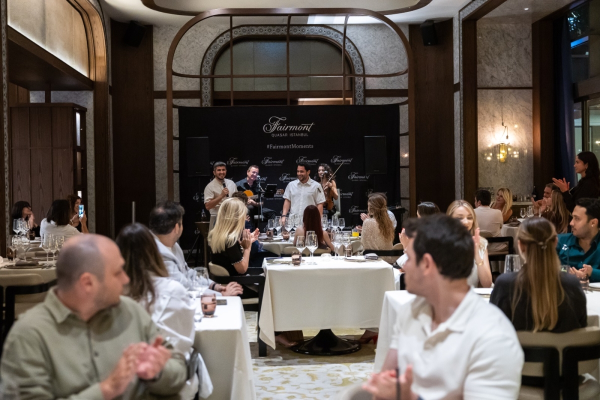 Fairmont Quasar Istanbul’un Michelin Rehberi tarafından önerilen restoranı Aila, gastronomide rüştünü ispatlamış iki usta ismi aynı mutfakta buluşturdu. Aila Şefi Kemal Can Yurttaş ve 1 Michelin yıldızlı Nicole Restaurant