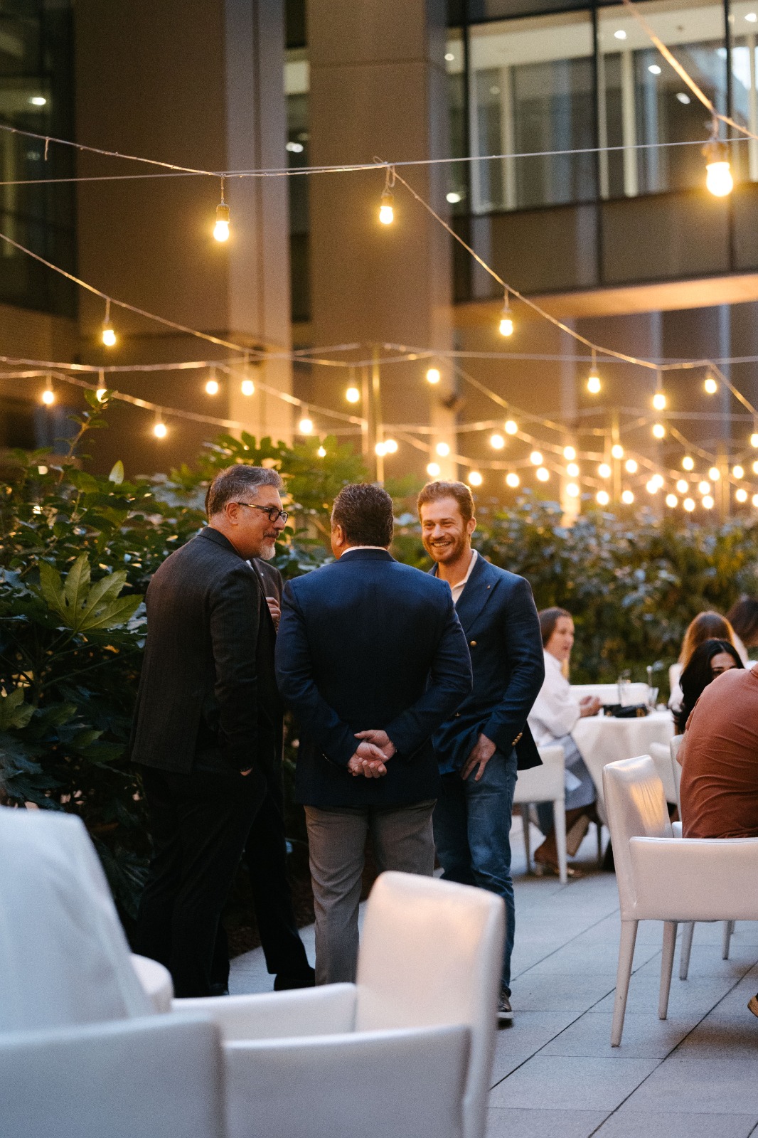 Fairmont Quasar Istanbul’un Michelin Rehberi tarafından önerilen restoranı Aila, gastronomide rüştünü ispatlamış iki usta ismi aynı mutfakta buluşturdu. Aila Şefi Kemal Can Yurttaş ve 1 Michelin yıldızlı Nicole Restaurant