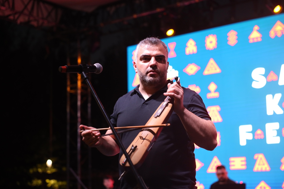 Sakarya Büyükşehir Belediyesi tarafından bu yıl üçüncüsü düzenlenen Geleneksel Sakarya Kültür Festivali, coşku dolu etkinliklerle hız kesmeden devam ediyor.