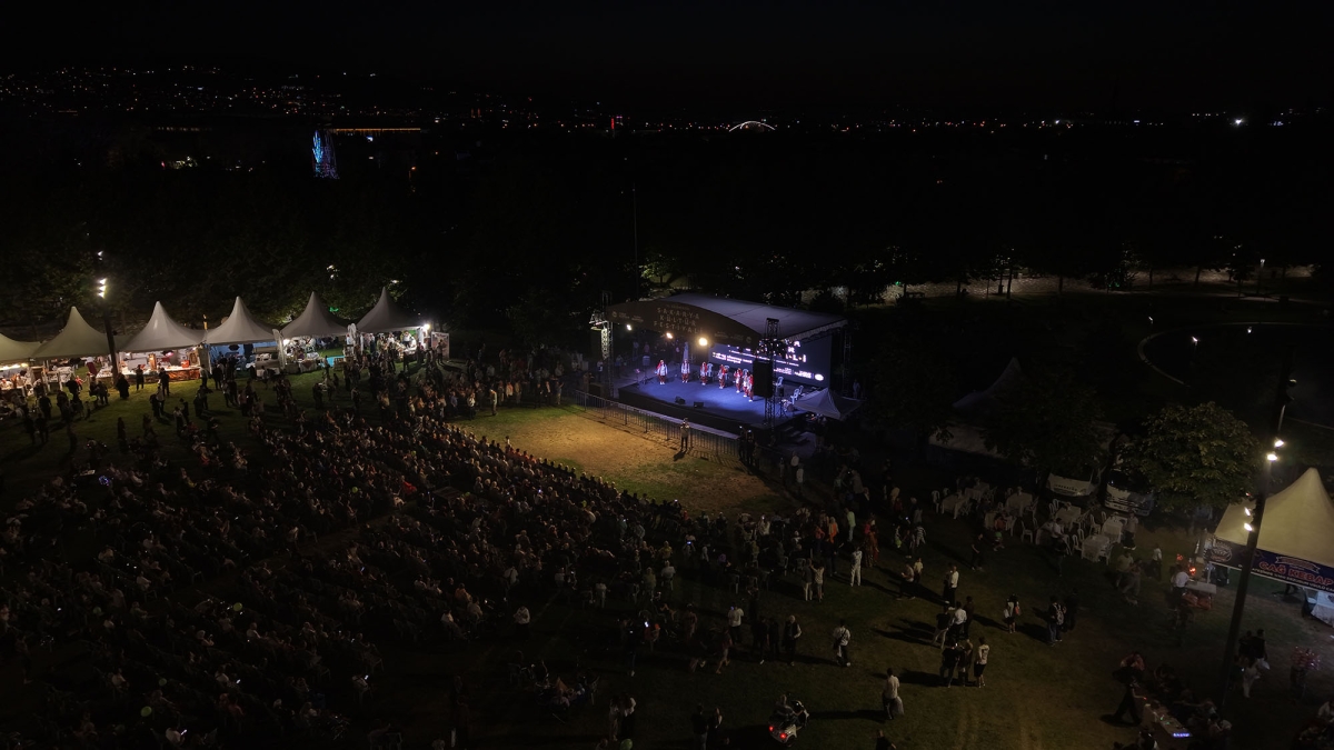 Sakarya Büyükşehir Belediyesi tarafından bu yıl üçüncüsü düzenlenen Geleneksel Sakarya Kültür Festivali, coşku dolu etkinliklerle hız kesmeden devam ediyor.