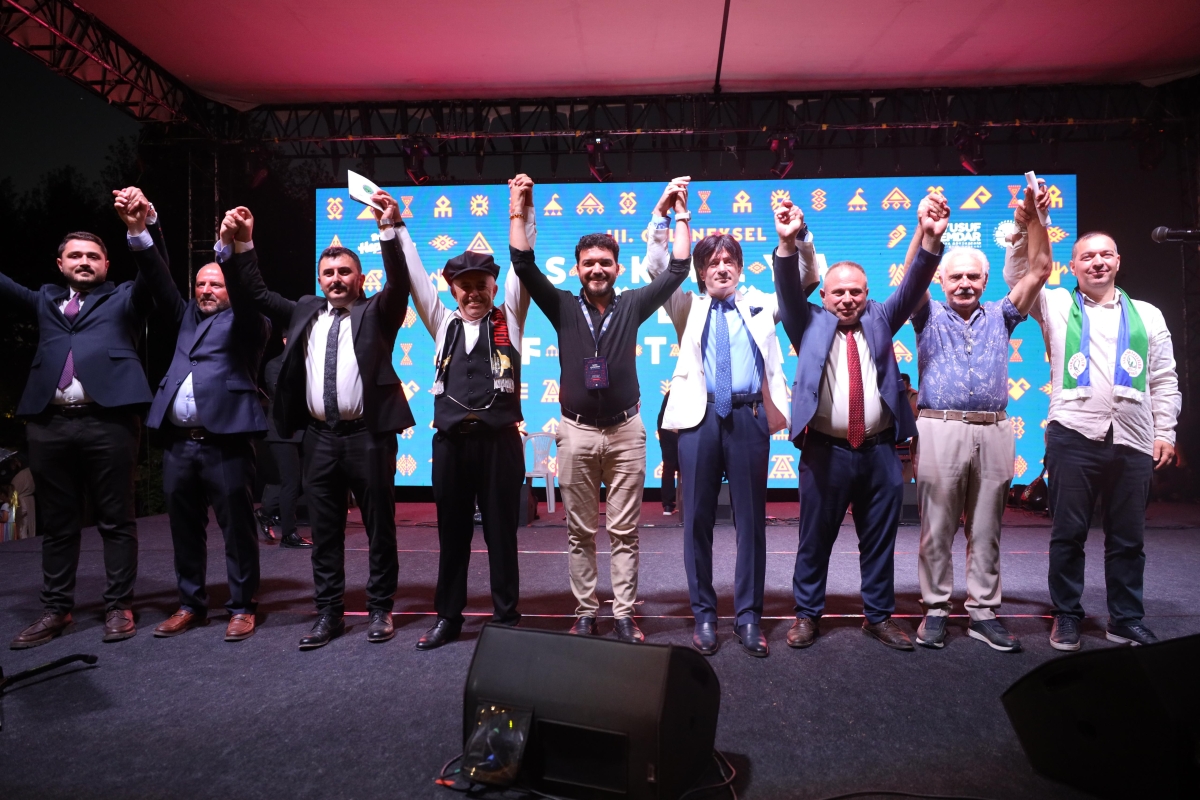 Sakarya Büyükşehir Belediyesi tarafından bu yıl üçüncüsü düzenlenen Geleneksel Sakarya Kültür Festivali, coşku dolu etkinliklerle hız kesmeden devam ediyor.