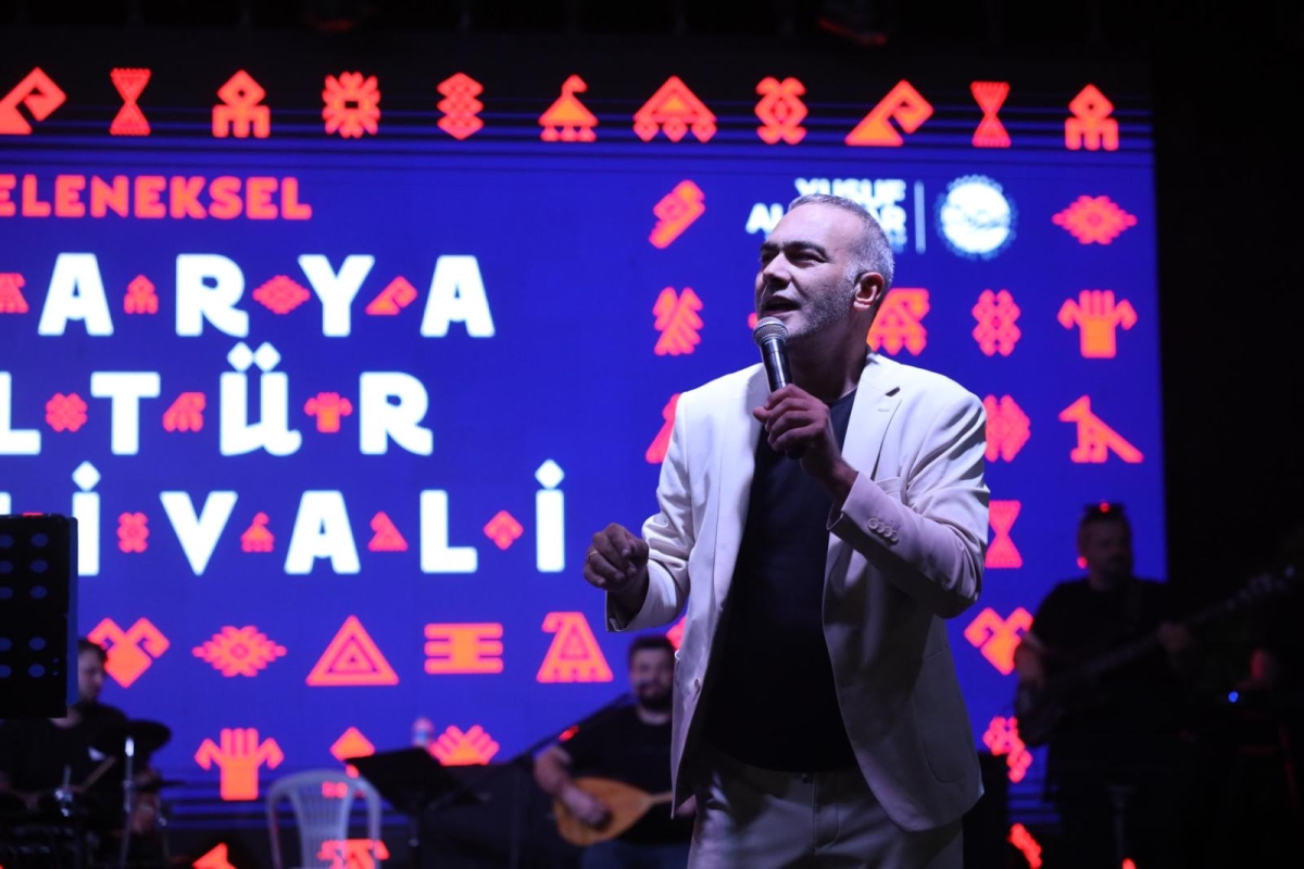 Sakarya Büyükşehir Belediyesi’nin ev sahipliğinde Millet Bahçesi’nde düzenlenen 3. Geleneksel Sakarya Kültür Festivali; Kafkas, İç Anadolu, Doğu ve Güneydoğu Anadolu’nun renkli kültür buluşmaları İŞE O GÖRÜNTÜLER