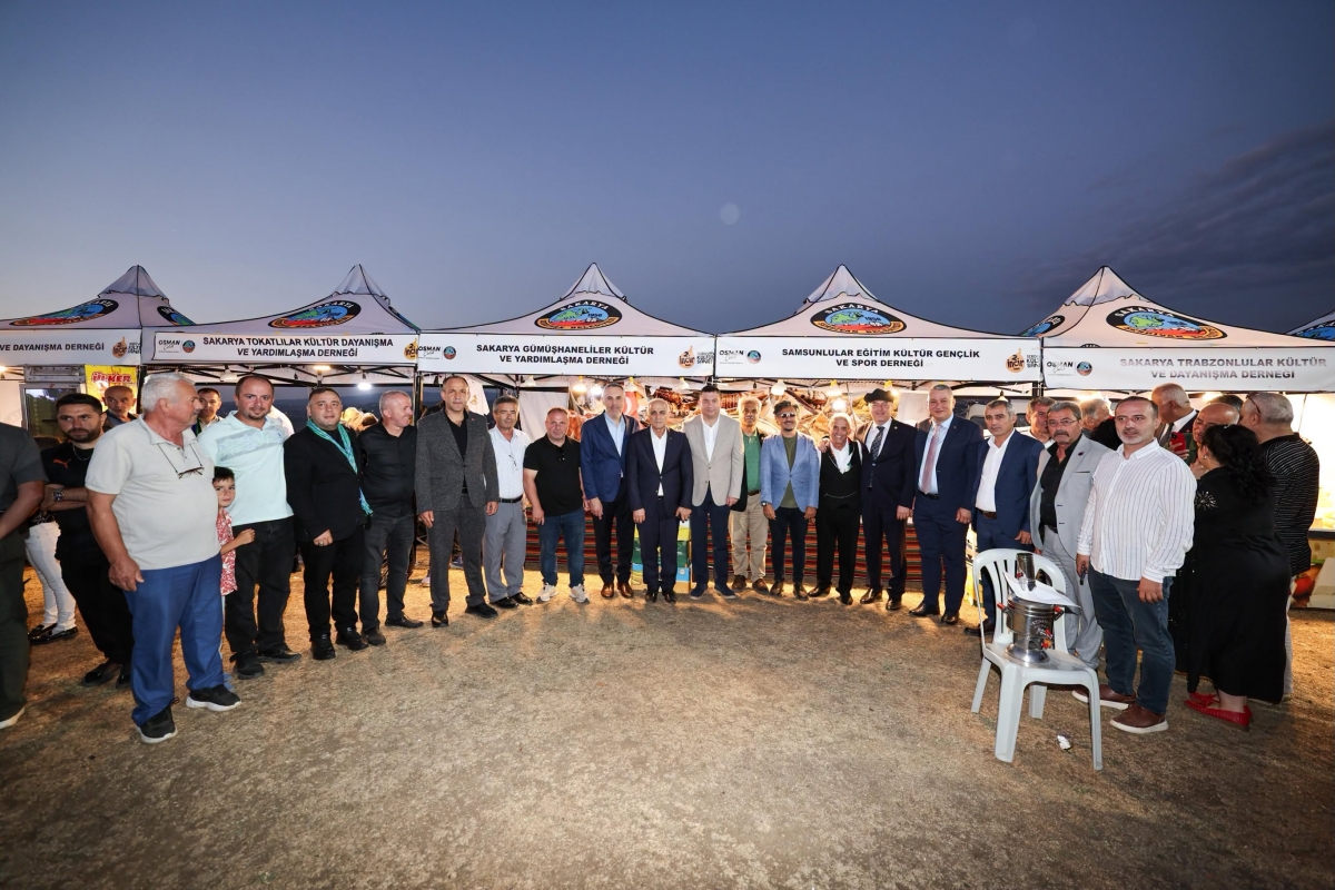 Serdivan Belediyesi tarafından bu yıl ikincisi düzenlenen geleneksel Serdivan İncir Festivali, Kırantepe'de (Paraşüt Tepe) görkemli bir törenle başladı. 4-5-6 Eylül tarihleri arasında müzik, eğlence ve kültürel buluşmalar..
